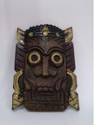 Máscara Indiana de Madeira Com Detalhes Em Dourado
